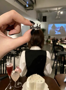 皇冠戒指复古暗黑风王冠氛围感