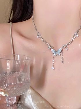 蓝色水晶蝴蝶双层珍珠项链女海边高级锁骨链轻奢甜酷辣妹颈链配饰