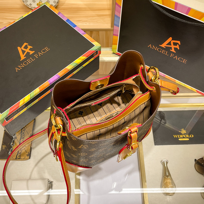 女2022新款高级感真皮老花手提包 奢奈美水桶包