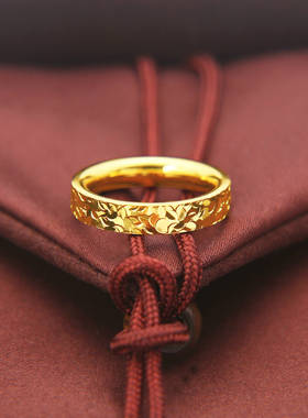 钛钢不褪色轻奢锤纹情侣对戒