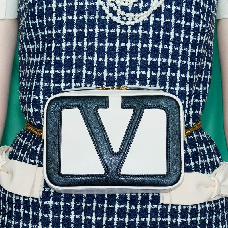 [季末优惠]华伦天奴VALENTINO女士VIVA SUPERSTAR 羊皮革链条包,淘宝优惠券,粉丝福利购,淘宝优惠卷