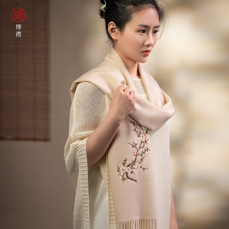 湘传礼湘绣纯山羊绒手工刺绣围巾带小流苏中国红湘字礼盒,淘宝优惠券,粉丝福利购,淘宝优惠卷