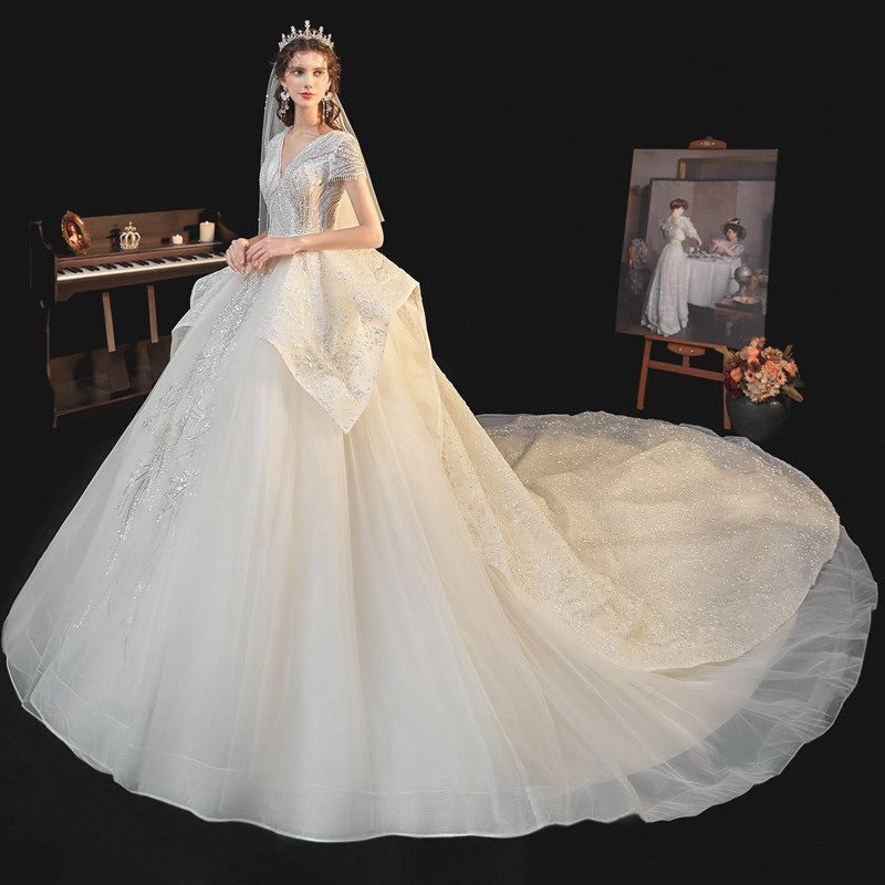 2020新款法式拖尾梦幻显瘦v领婚纱 红妆红尚婚纱