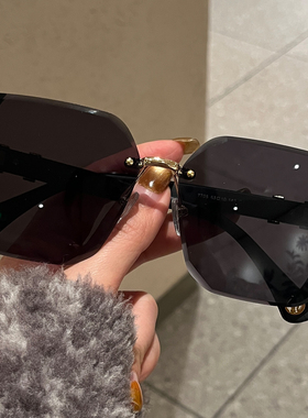 黑框墨镜女显脸小防晒素颜高级感