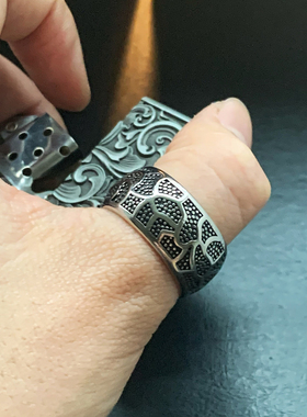 磐石-权戒拇指钛钢宽版戒指裂纹