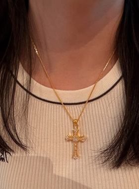v金材质保色细闪十字架吊坠项链女高级配饰镶嵌戒指精致款