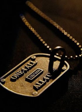 现货高版本高级感军牌项链吊坠配饰街头挂件链子潮酷时尚毛衣链