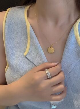 真金电镀保色黄金色hellokitty小拖鞋吊坠项链可爱甜美锁骨链女