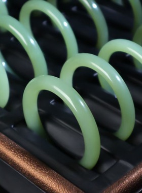 【郑姐和田玉】俄罗斯碧玉鸭蛋青手镯万能链接 私拍无效