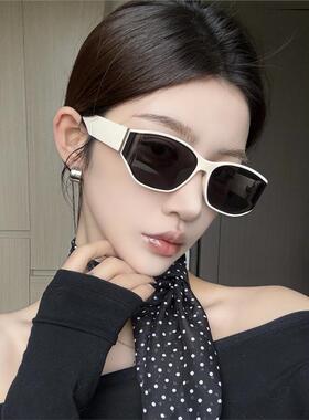 2026新款防紫外线白框猫眼太阳镜