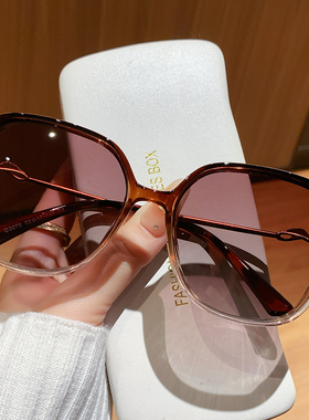 偏光防紫外线显脸小女大框墨镜