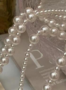 Autumn 2025, third-storey pearl necklace.