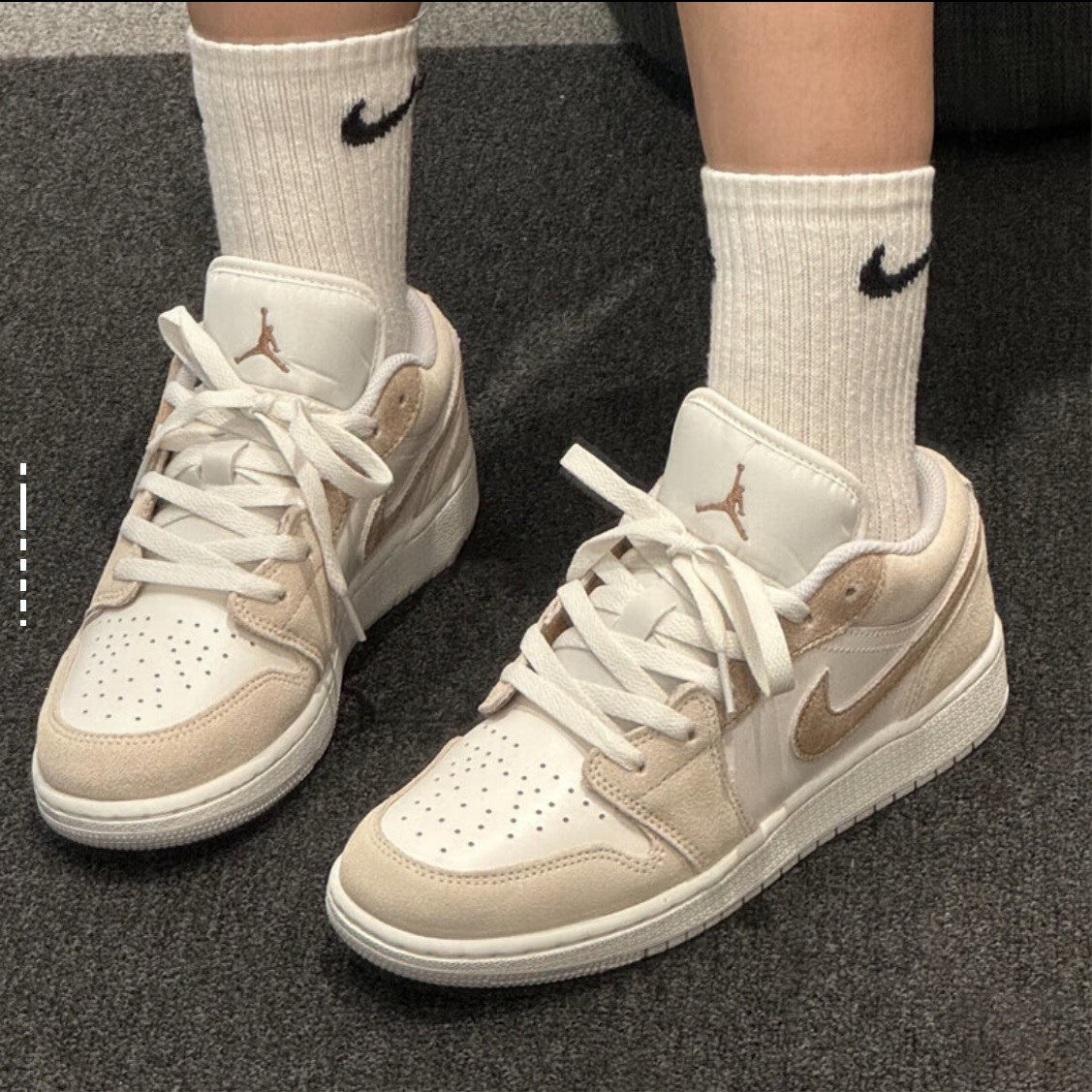 耐克NIKE大童Air Jordan 1 AJ1米白色低帮休闲运动板鞋HF1863-200,淘宝优惠券,粉丝福利购,淘宝优惠卷