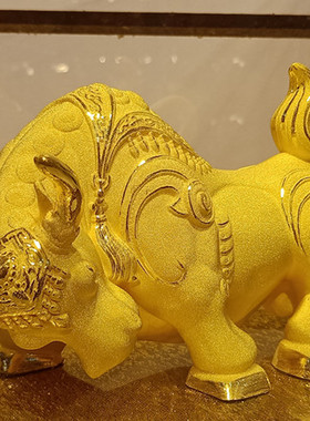 绒沙金黄金礼品家居摆件鸿运金牛 牛气冲天 牛摆放原创金银办公区