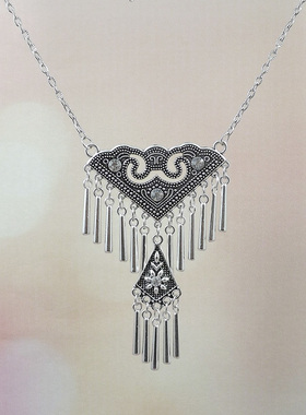 新款民族风复古雕花流苏项链