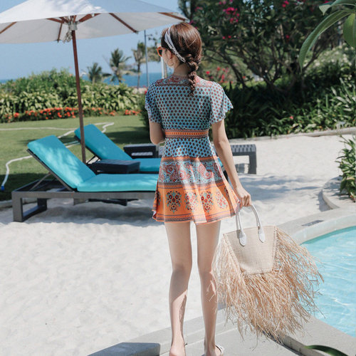 泳衣女款泡温泉2025新款高级感遮肚大码胖mm保守中老年妈妈游泳装 - 图1