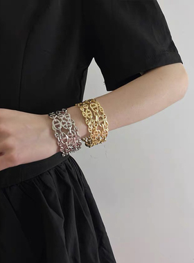 镂空大小猪鼻子拼接开口手镯