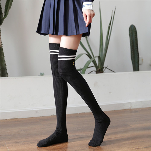 JK制服袜子女秋季徽章刺绣中筒袜韩国ins潮秋冬黑色过膝长筒靴袜 - 图1