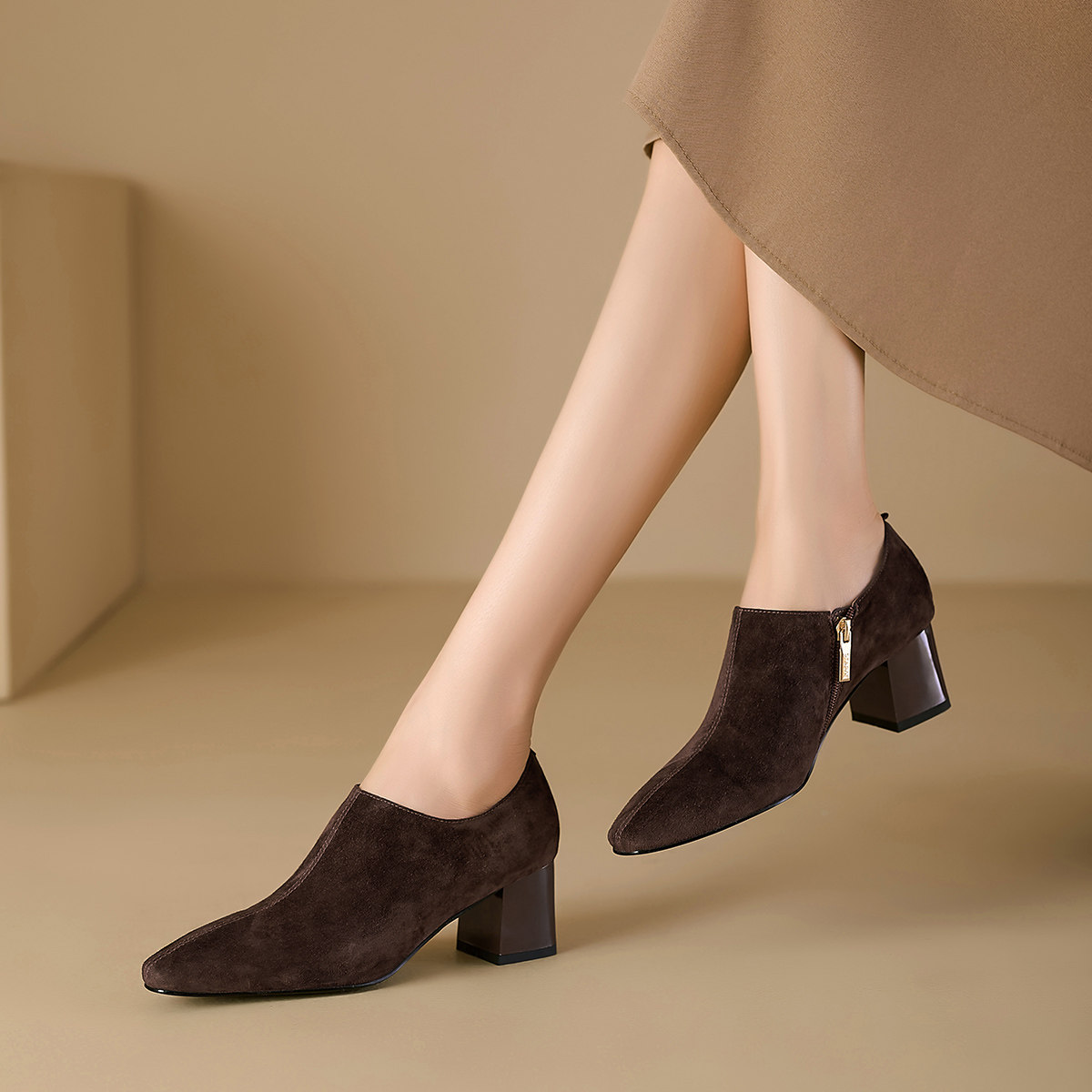 星期六羊皮中跟单鞋女2025秋冬季新款粗跟深口女士粗跟皮鞋女踝靴,淘宝优惠券,粉丝福利购,淘宝优惠卷