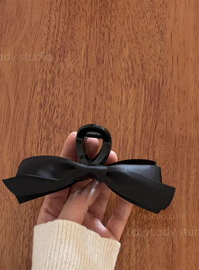 赫本风高级感蝴蝶结抓夹简约