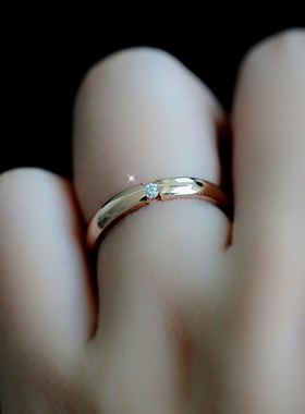 高级感悬浮单钻钛钢情侣戒指