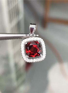 吊坠莫桑比克酒红枕形纯银镀18k