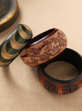 新中式复古宽面雕刻木质手镯