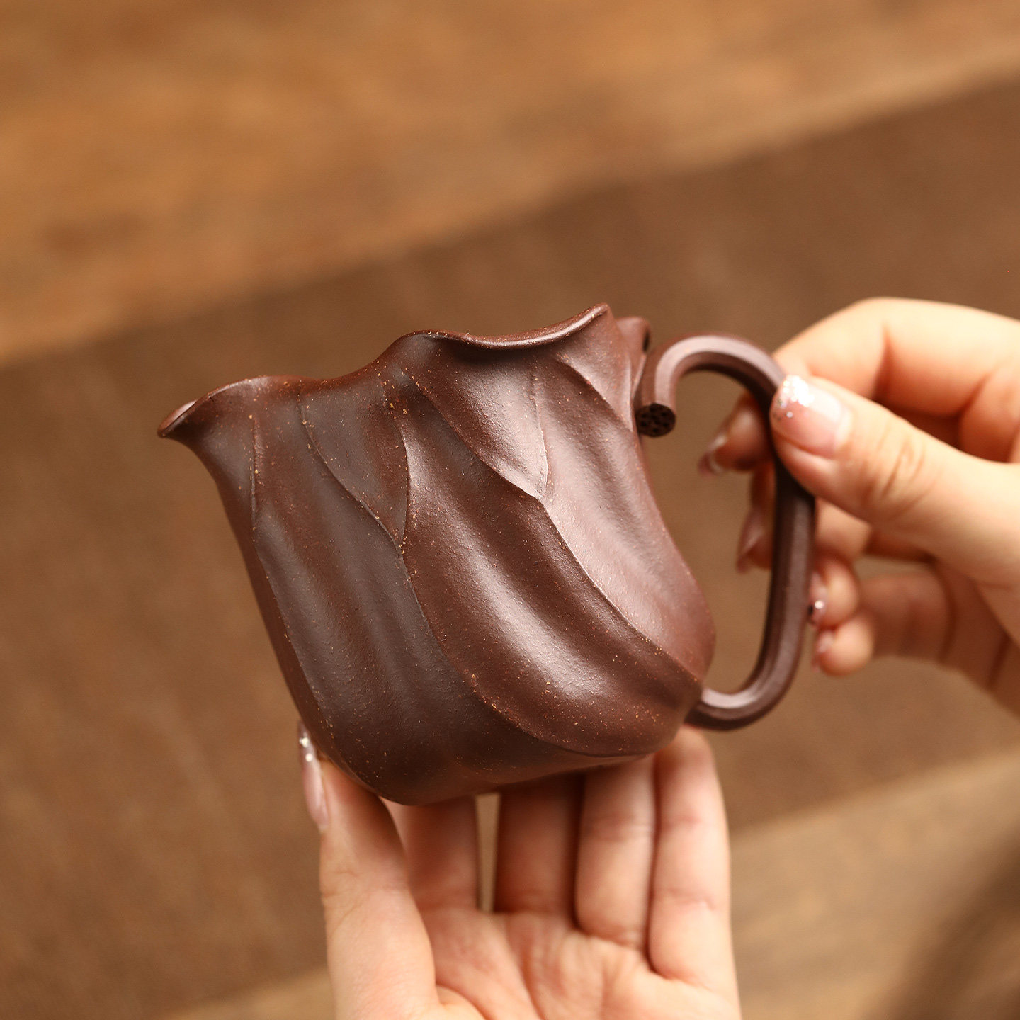 高端宜兴紫砂杯公道杯名家李建军全手工老紫泥分茶器刻绘莲叶公杯,淘宝优惠券,粉丝福利购,淘宝优惠卷