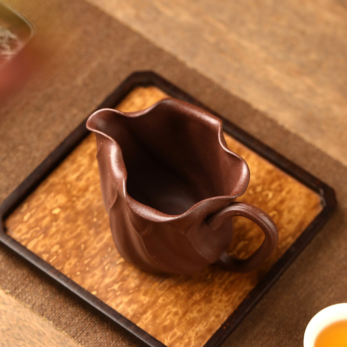 高端宜兴紫砂杯公道杯名家李建军全手工老紫泥分茶器刻绘莲叶公杯,淘宝优惠券,粉丝福利购,淘宝优惠卷