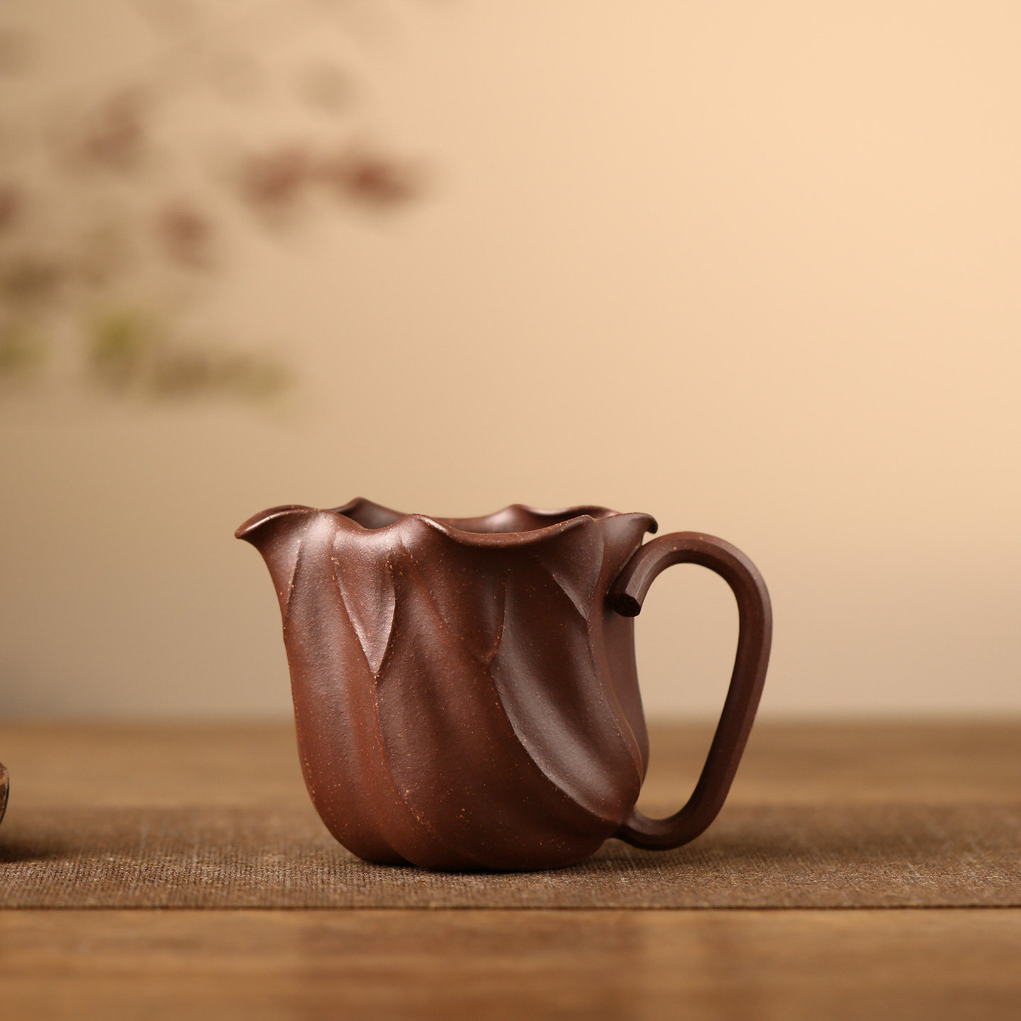 高端宜兴紫砂杯公道杯名家李建军全手工老紫泥分茶器刻绘莲叶公杯,淘宝优惠券,粉丝福利购,淘宝优惠卷