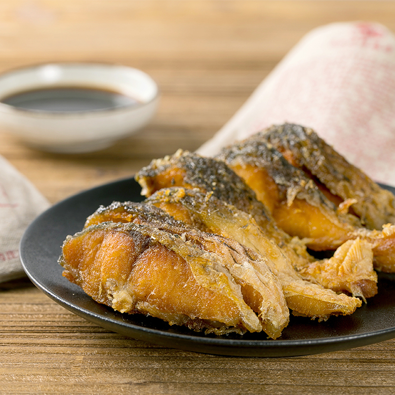 老陆稿荐熏鱼干200g袋装五香卤味熟食小零食即食鱼块鱼片无锡特产 - 图1