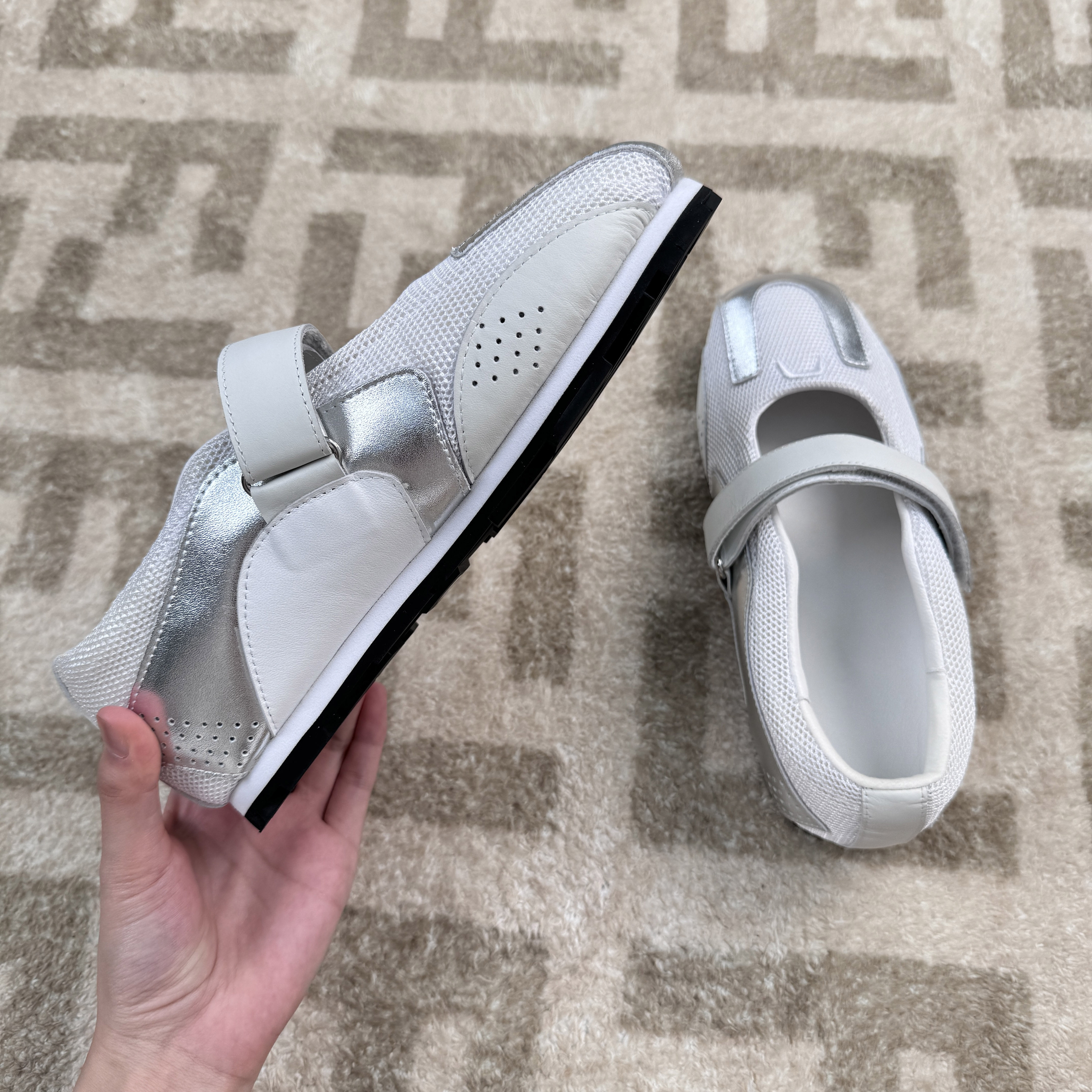 宋轶同款玛丽珍鞋2025新款圆头魔术贴休闲芭蕾舞鞋浅口平底单鞋女,淘宝优惠券,粉丝福利购,淘宝优惠卷