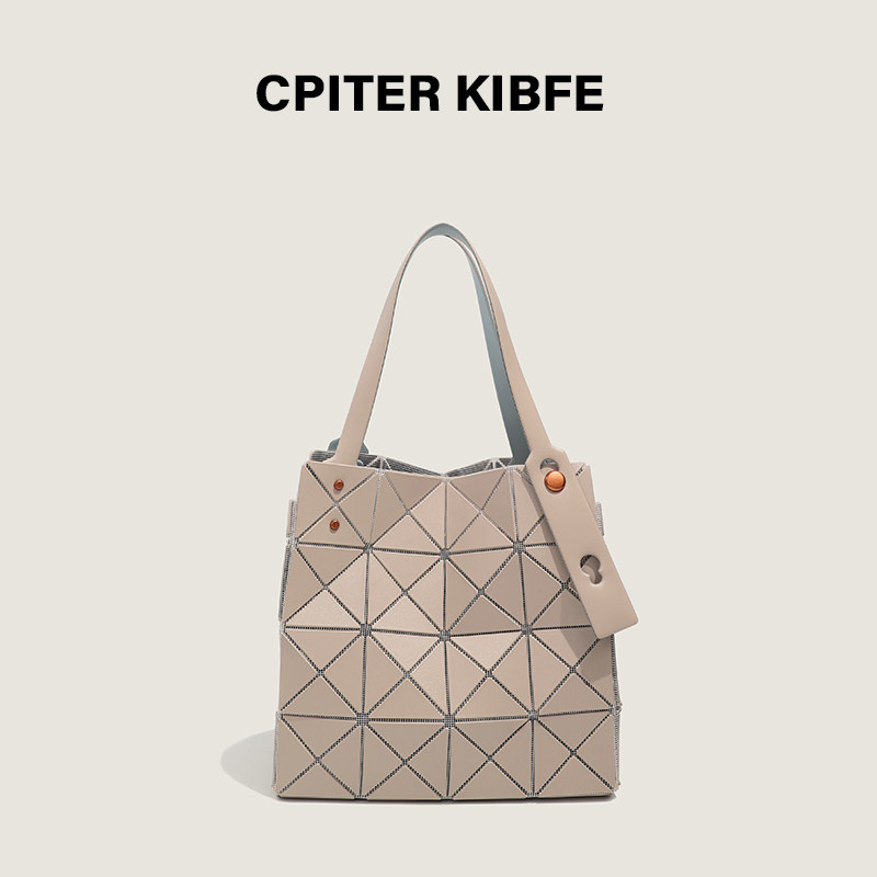 钻石小方盒新款几何菱格单肩包日本同款彩钉托特包三家磨砂钻石包,淘宝优惠券,粉丝福利购,淘宝优惠卷