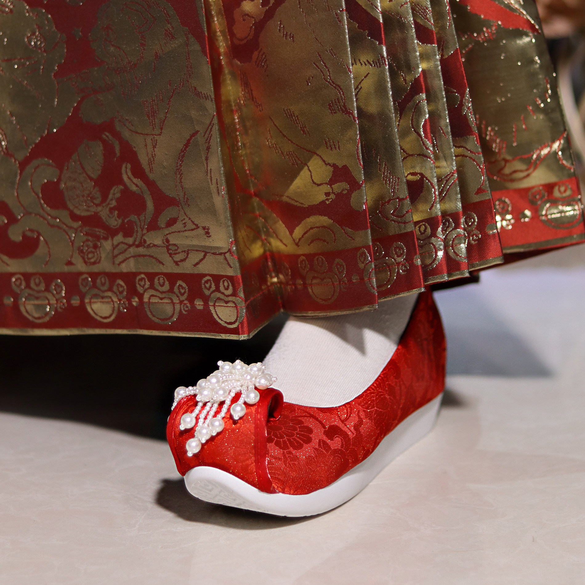 若兰兮x江南朱记汉服鞋内增高登云履圆头珠花云头布鞋高跟7cm婚鞋,淘宝优惠券,粉丝福利购,淘宝优惠卷