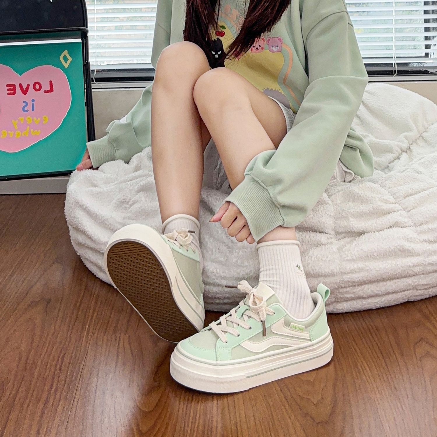 爆款厚底帆布鞋女2026春夏新款百搭休闲校园风超轻高颜值轻便板鞋,淘宝优惠券,粉丝福利购,淘宝优惠卷