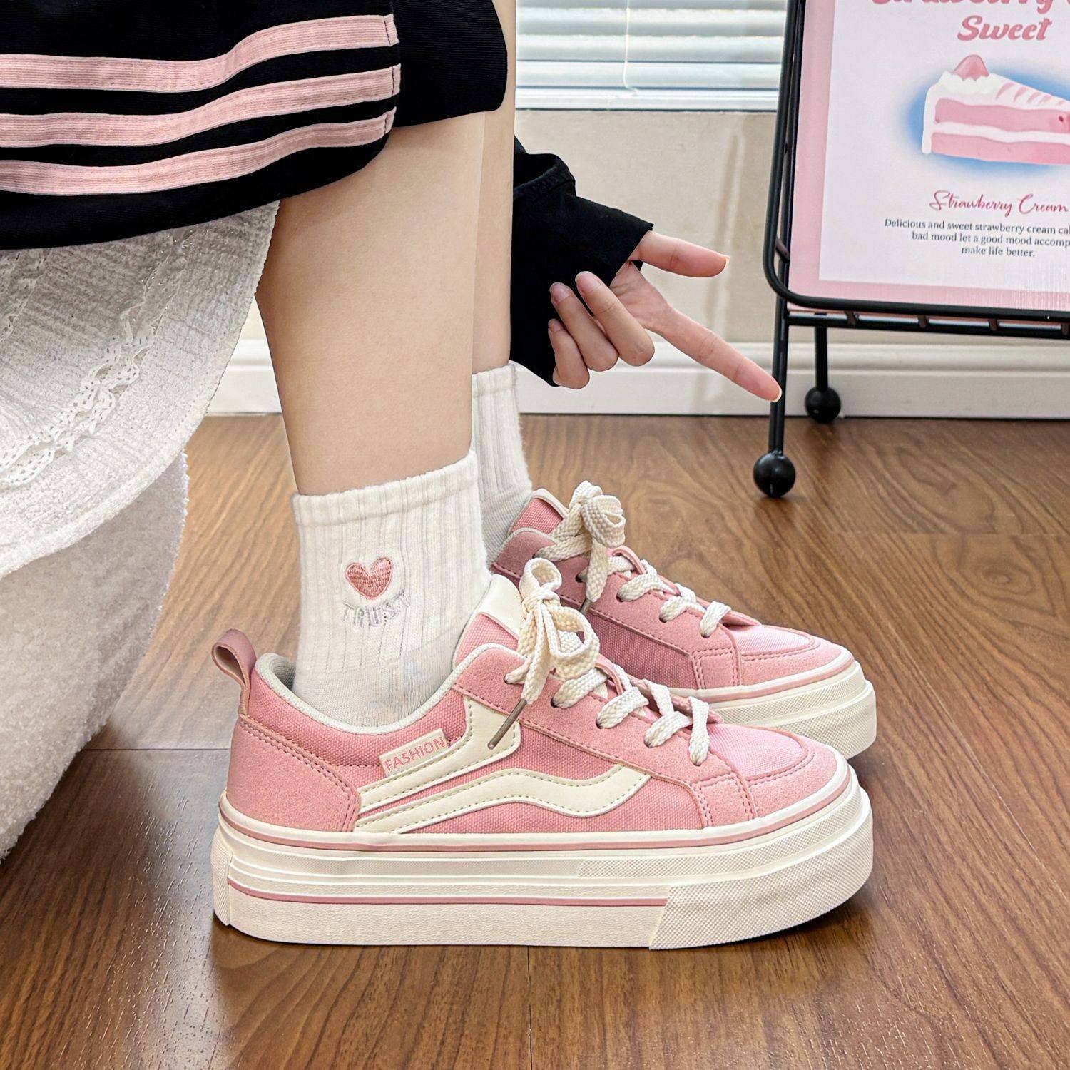 爆款厚底帆布鞋女2026春夏新款百搭休闲校园风超轻高颜值轻便板鞋,淘宝优惠券,粉丝福利购,淘宝优惠卷