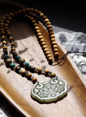 孤品手雕和田玉锁镂空平安如意锁