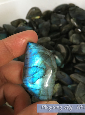 ins吊坠森林意境设计月光石爆款