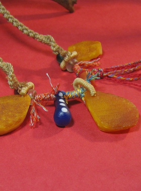 天然蜜蜡民族原皮未打磨文玩饰品