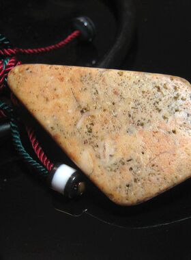 千年老海底堆积物化石坠项链