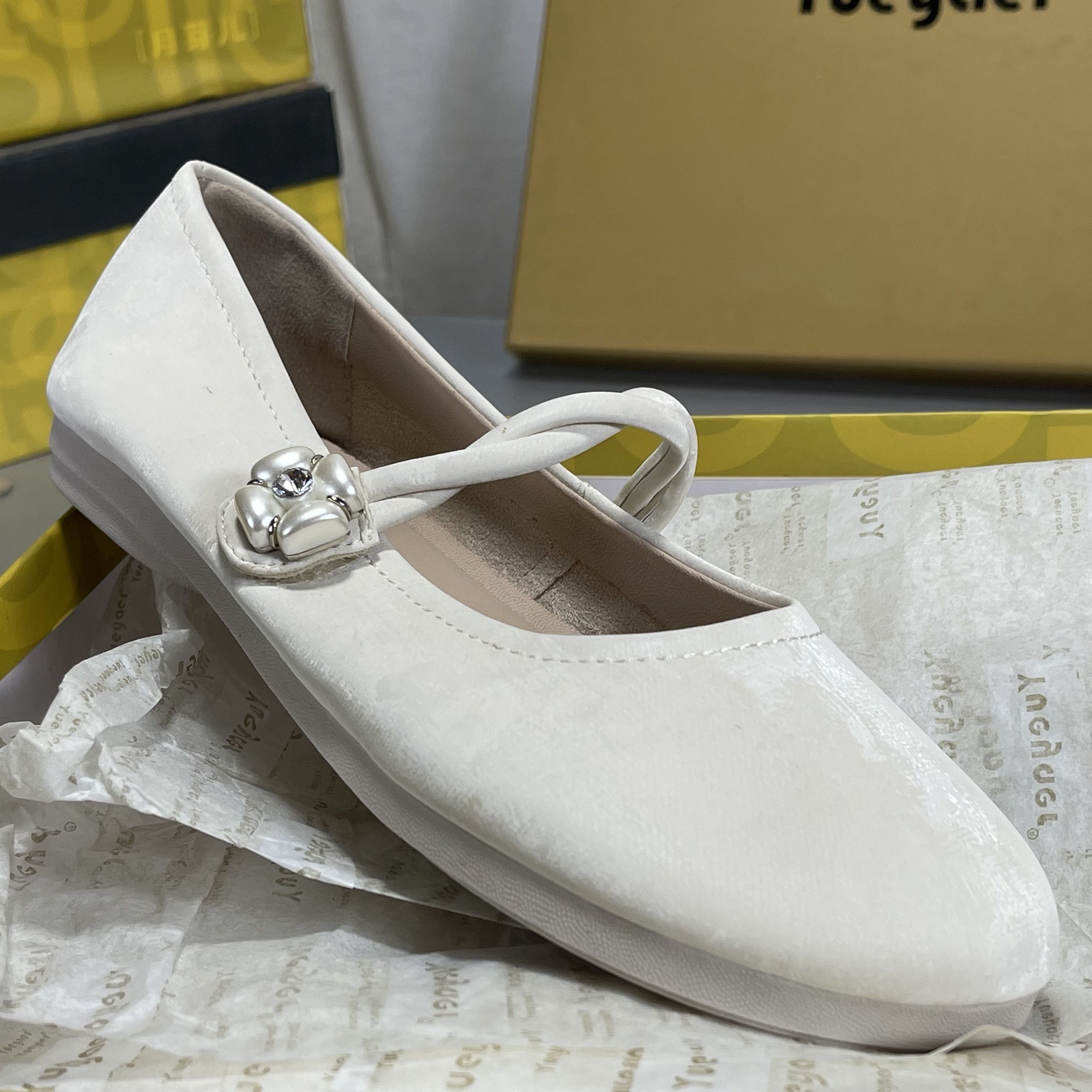 月芽儿真皮女鞋撤柜断码小香风玛丽珍鞋春浅口圆头一字扣平底单鞋,淘宝优惠券,粉丝福利购,淘宝优惠卷