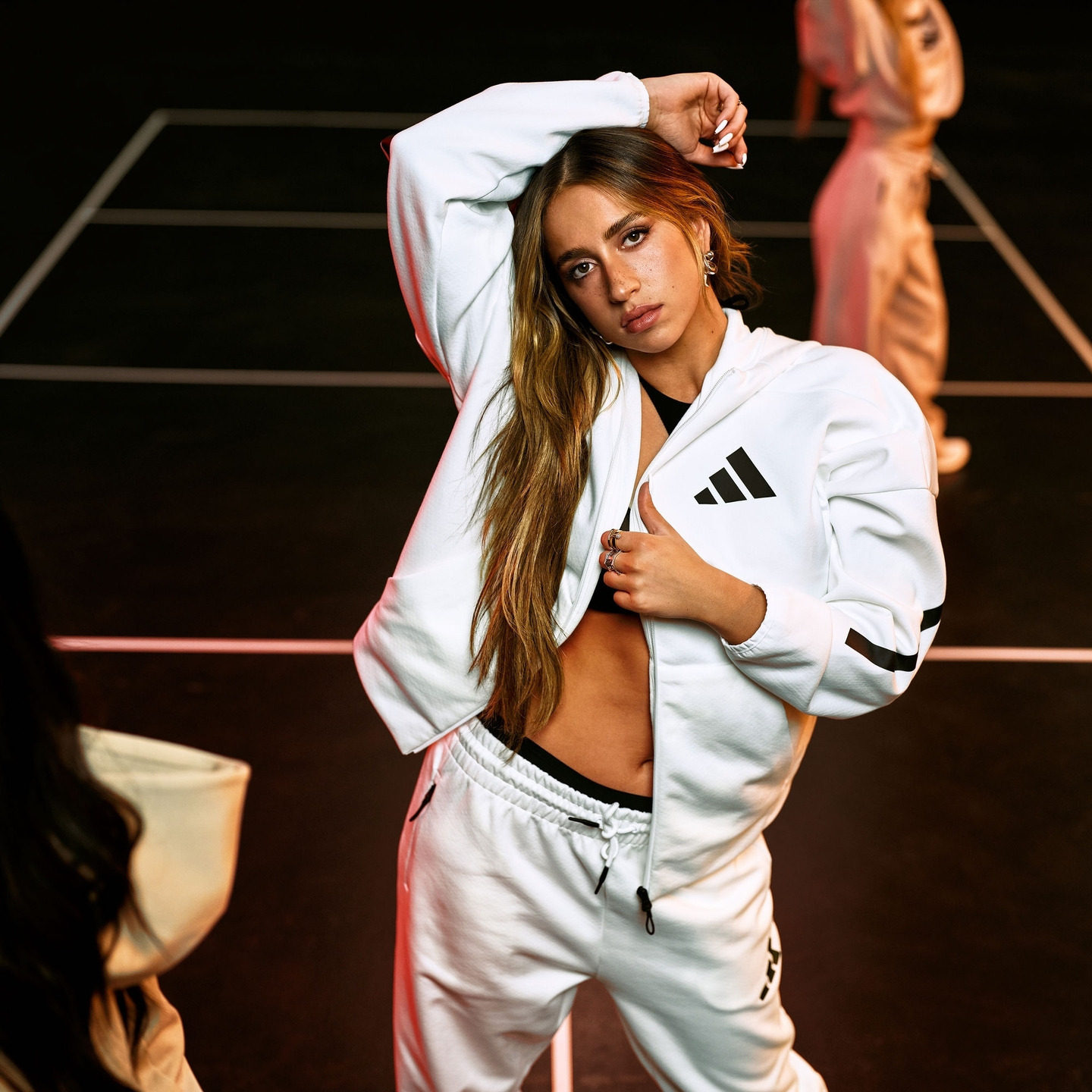 BABYMONSTER同款ADIDAS ZNE系列黑标制服保暖连帽外套女阿迪达斯,淘宝优惠券,粉丝福利购,淘宝优惠卷