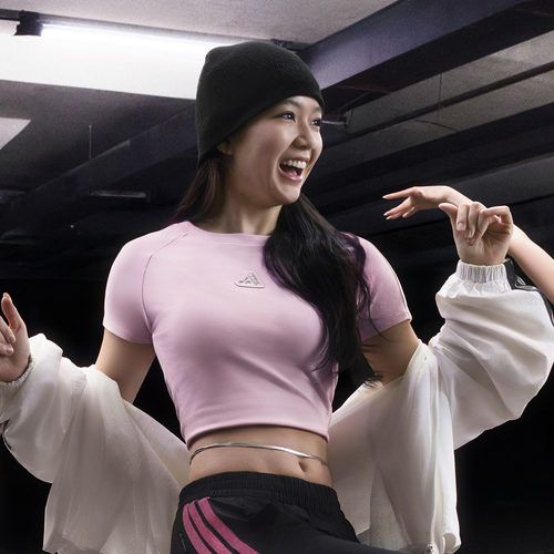 三条纹舞动系列短款修身舒适休闲短袖T恤女adidas阿迪达斯轻运动 - 图3