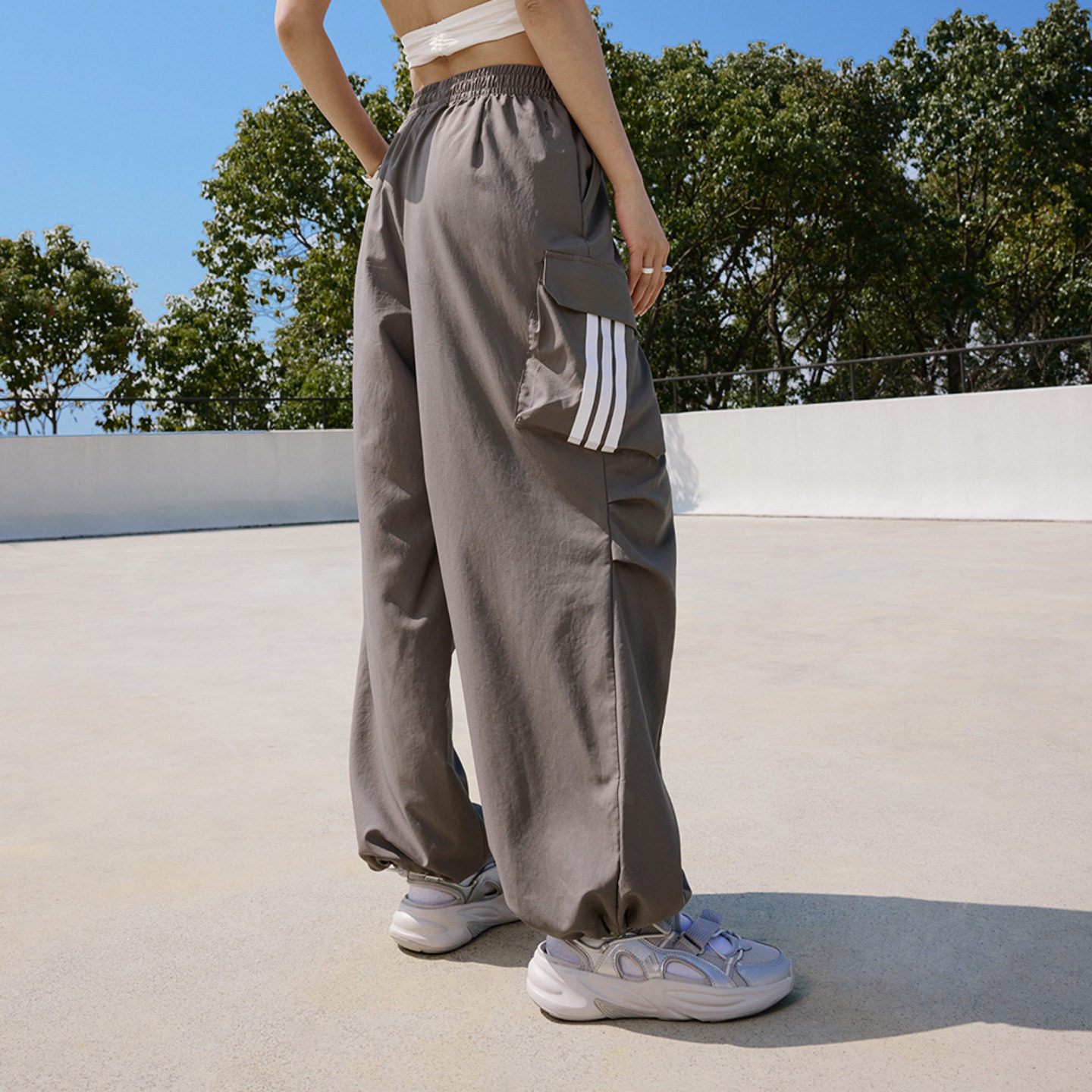 速干凉爽防晒UPF50+宽松多口袋运动裤伞兵裤adidas阿迪达斯轻运动