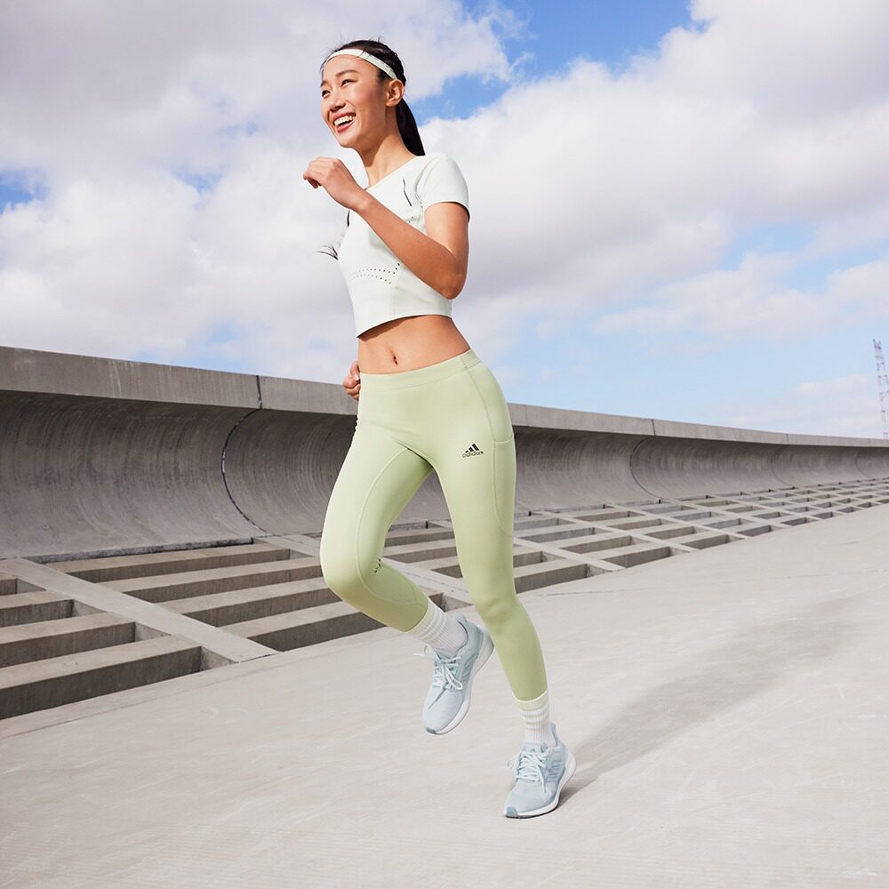  adidas跑步鞋