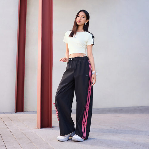 三条纹舞动系列短款修身舒适休闲短袖T恤女adidas阿迪达斯轻运动 - 图0