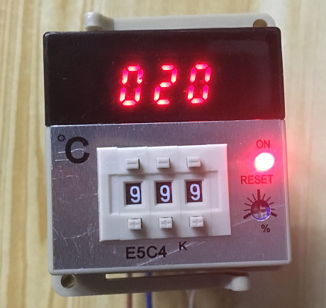 OMRON仪表E5C4-R20数显温控仪 输出控制接触器 温度控制器 K 型