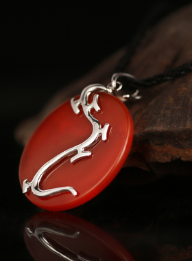 诗美琪 中国红玛瑙925银烈焰飞龙男士红玛瑙本命年项链