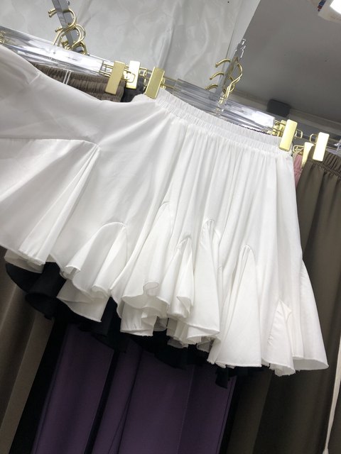 Niche ruffle-edged flower bud short skirt for women in white super fairy