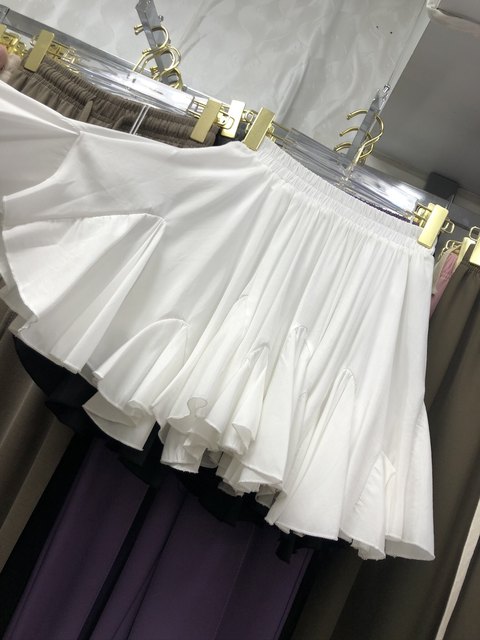 Niche ruffle-edged flower bud short skirt for women in white super fairy